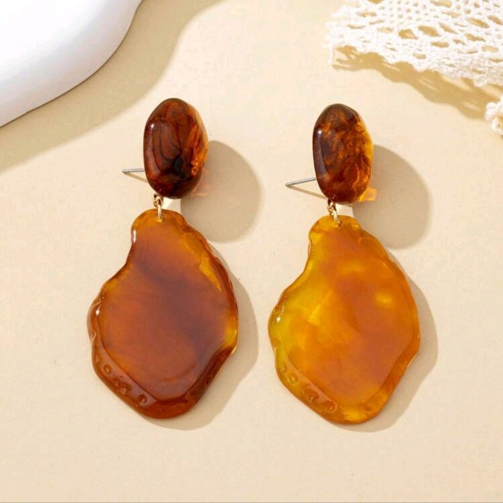 Assymetrical resin pendant earrings; 2.76"Lx1.18"W; nwot